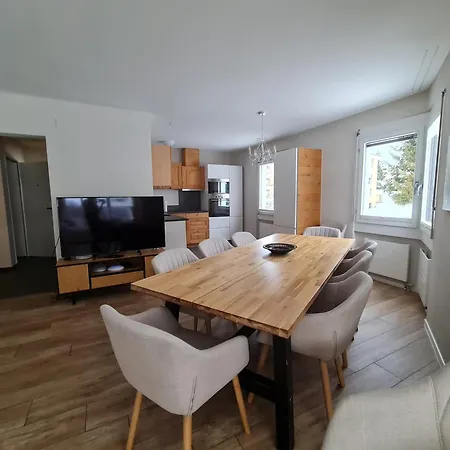 Agrimonia - 5,5-zi Duplex Bis 11 Personen Mit Eigenem Garten Davos